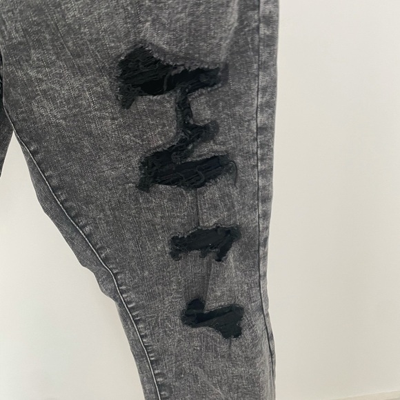 Refuge Jeans Size 15 Women’s acid wash black High Rise Pants Denim Distressed - Picture 6 of 6